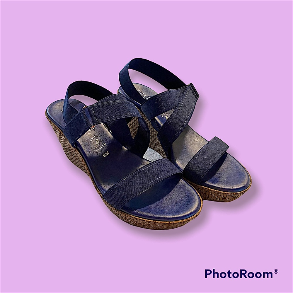 Navy wedges